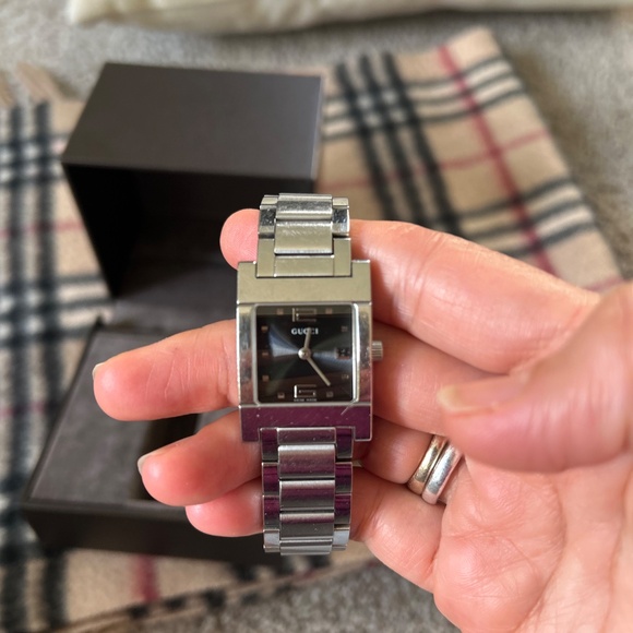 Gucci Watch - Picture 3 of 5